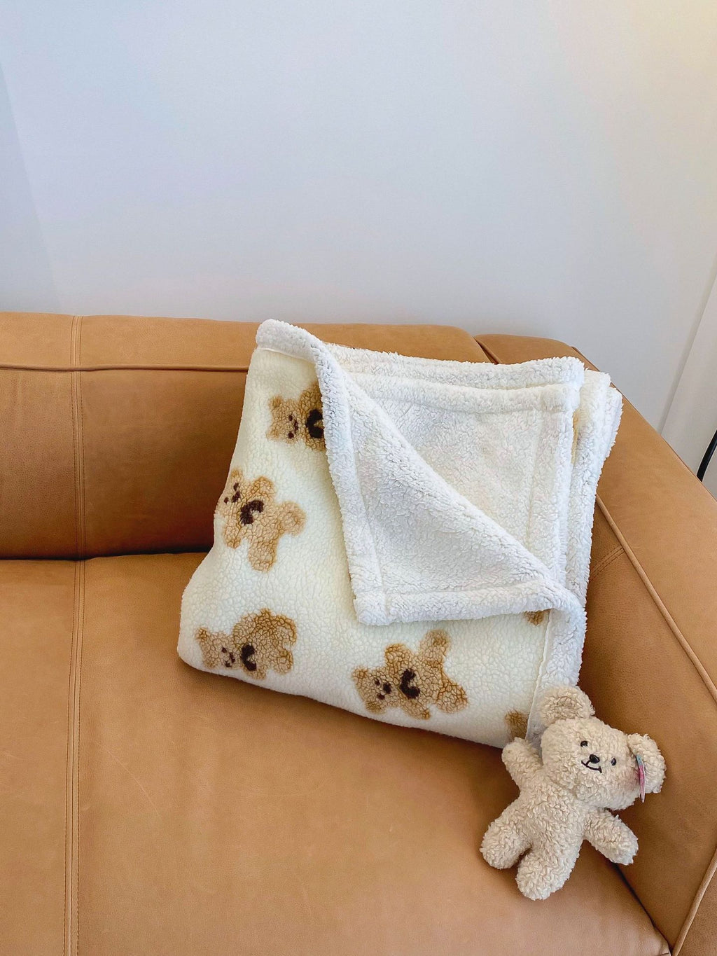 Double-Layer Cartoon Kids Blanket – Bear Sherpa Plush Throw