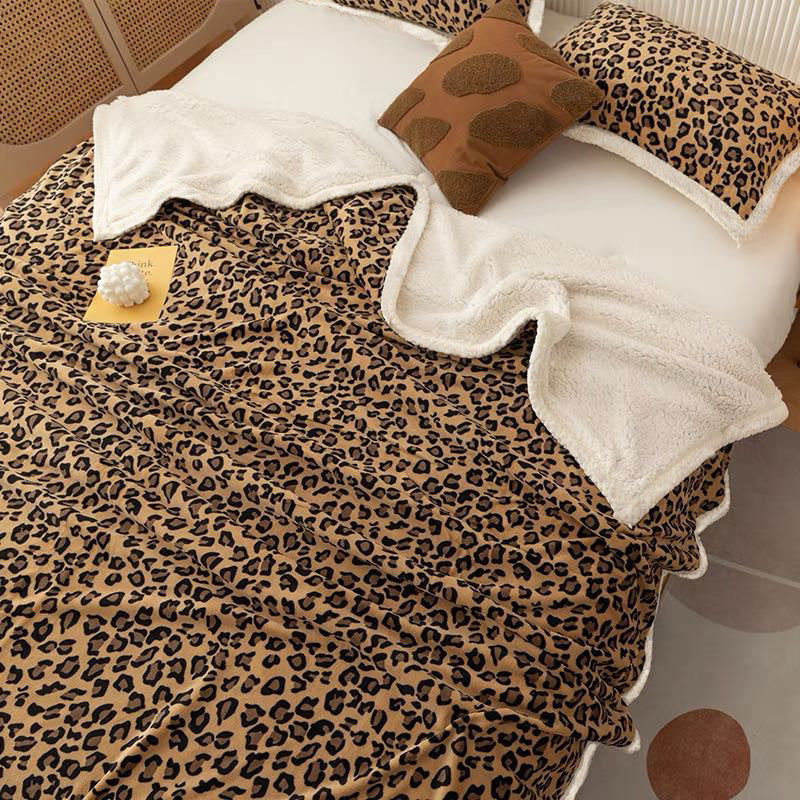 Double-Layer Coral Fleece Blanket – Leopard Print Sherpa Throw