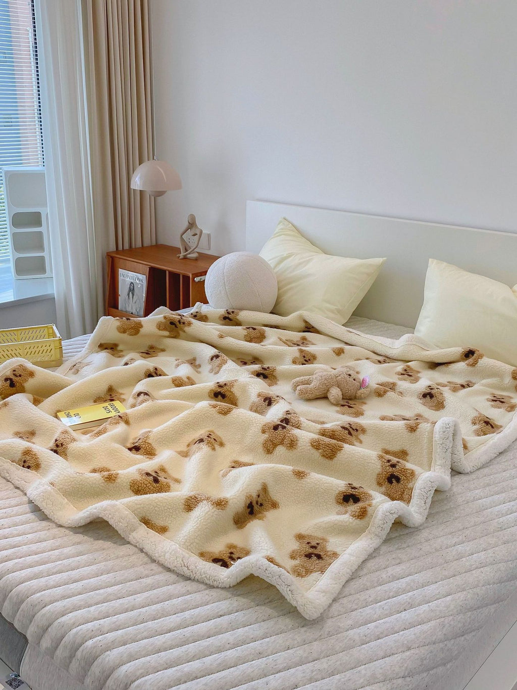 Double-Layer Cartoon Kids Blanket – Bear Sherpa Plush Throw