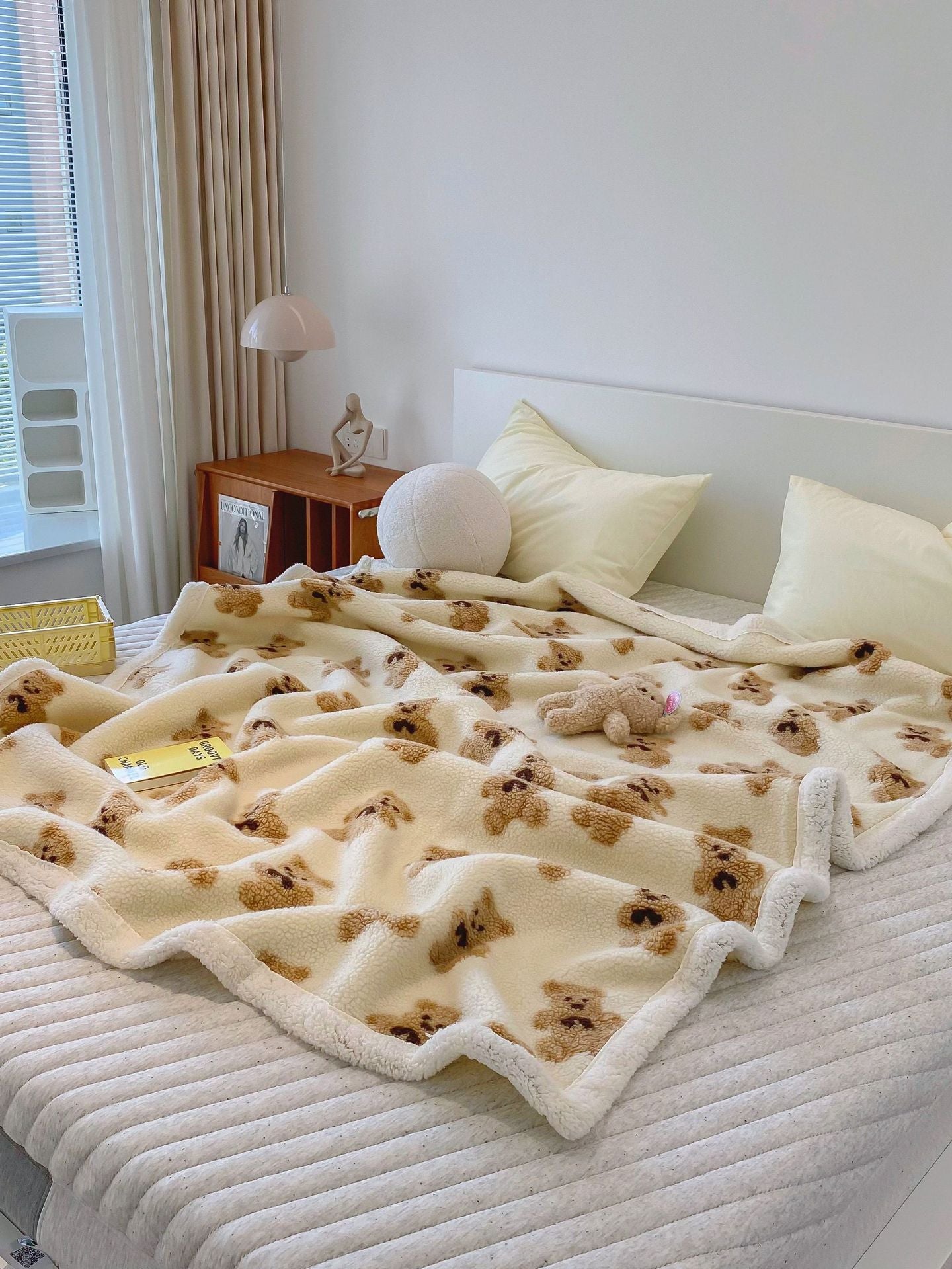 Double-Layer Cartoon Kids Blanket – Bear Sherpa Plush Throw