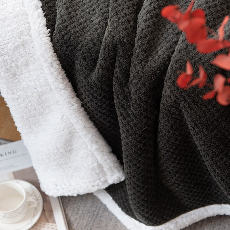 Double-Layer Coral Fleece Blanket – Solid Pineapple Pattern Sherpa Throw